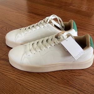 Bershka Retro Green Back Tab Sneakers. Womens 10. New with tags